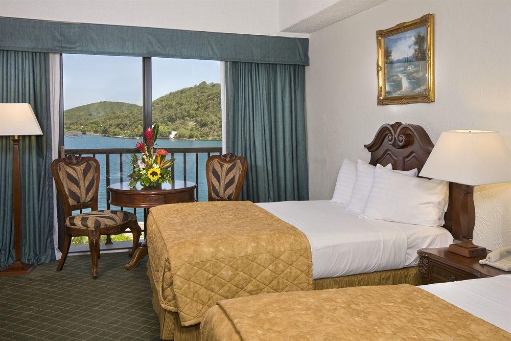 Windward Passage Hotel Charlotte Amalie Cameră foto